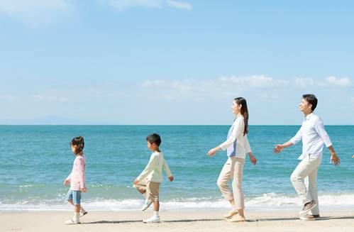 走路姿势能看出身体毛病