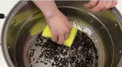 不锈钢锅烧焦了洗不掉怎么办 锅里加点这个 保证崭新如初 平安好医生 不锈钢锅烧焦了洗不掉怎么办 锅里加点这个 保证崭新如初 平安好医生