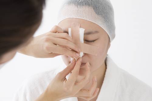 我的鼻子歪了 鼻骨骨折该怎么办 平安好医生 我的鼻子歪了 鼻骨骨折该怎么办 平安好医生